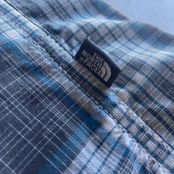 The North Face Mens Blue, Gray, Black Plaid Button Down Shirt Size M Lightweight - Picture 6 of 10